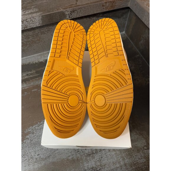 Women's Air Jordan 1 Low Cement Grey Chutney Size 10- DC0774-020 - Picture 7 of 9